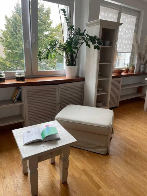 Apartament Cozy, Bright, Comfy Studio Next To The Old Town. Warszawa